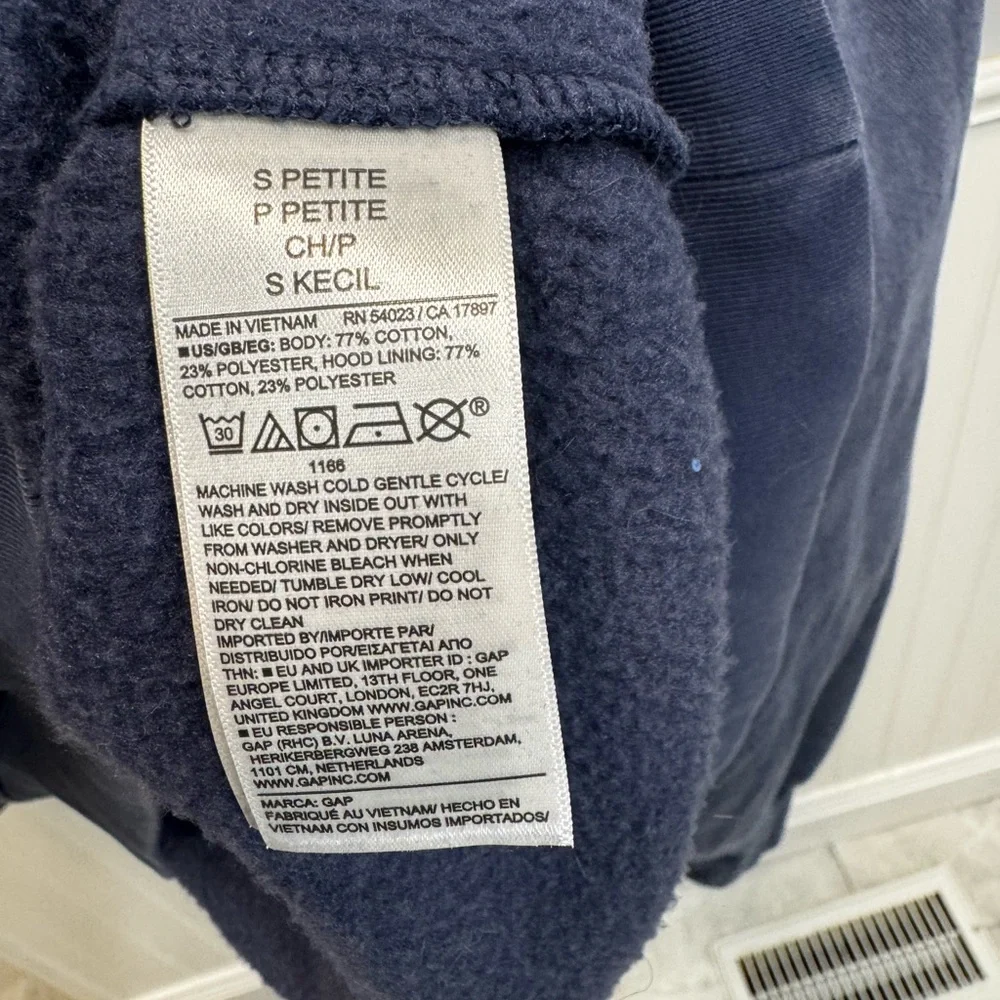 GAP Charcoal Gray Petite Hoodie - Picture 9 of 9